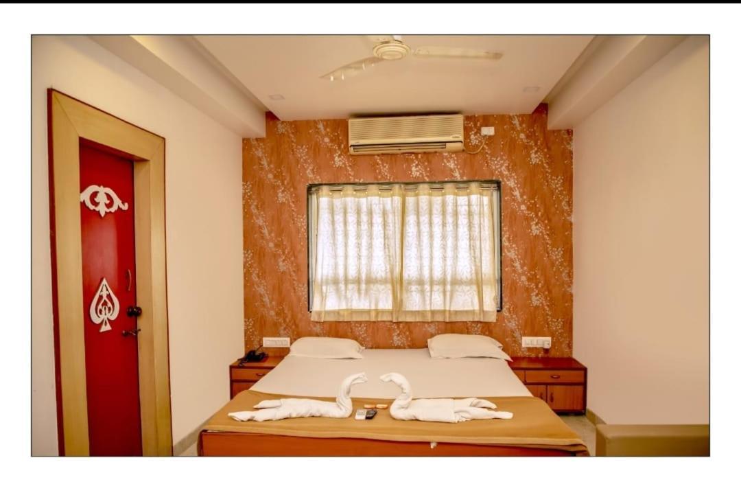 Hotel Sangram Palace Shirur Екстер'єр фото