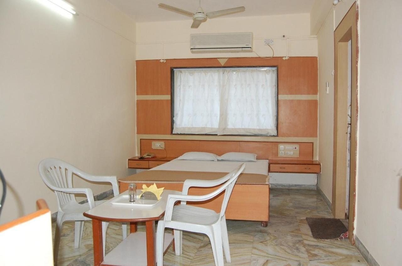 Hotel Sangram Palace Shirur Екстер'єр фото